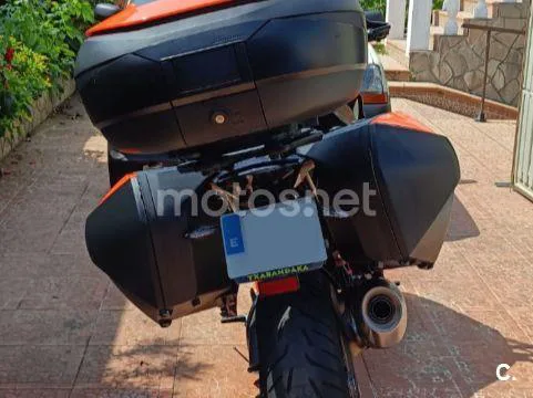 KTM 1290 Super Duke GT - Vista 4
