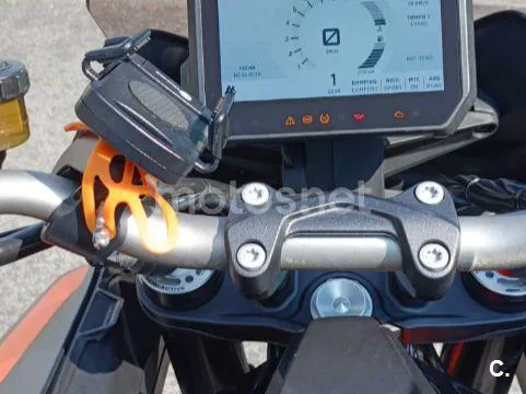 KTM 1290 Super Duke GT - Vista 5