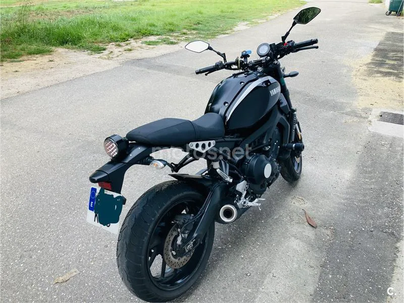 Yamaha XSR900 - Vista 3