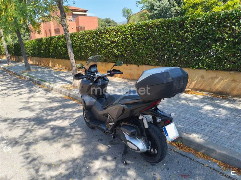 Honda ADV350 - Vista 6