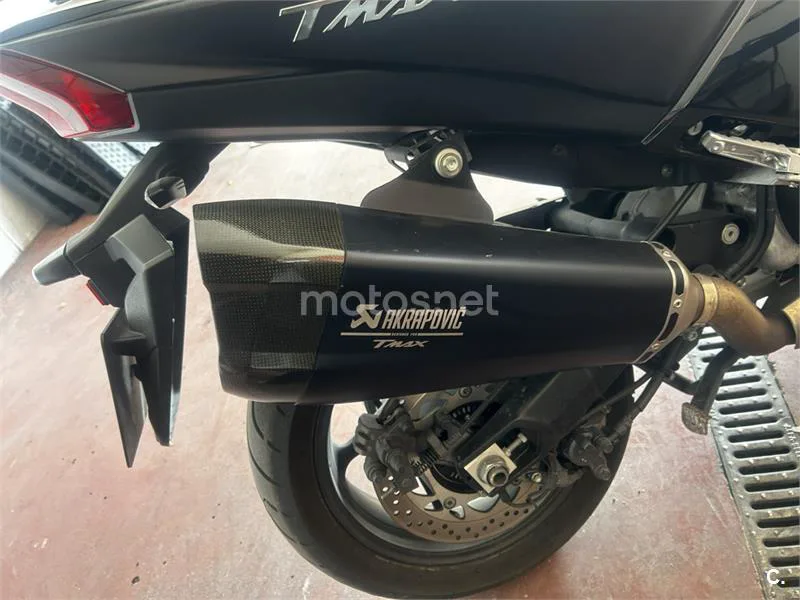 Yamaha TMAX - Vista 3