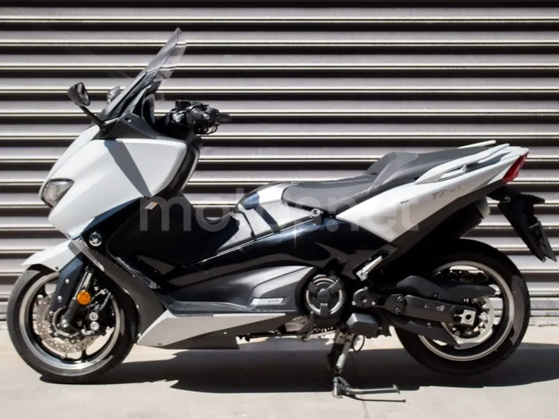 Yamaha TMAX - Vista 14