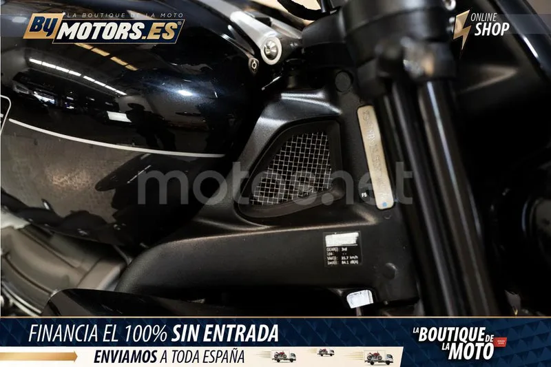 Triumph Rocket 3 - Vista 16