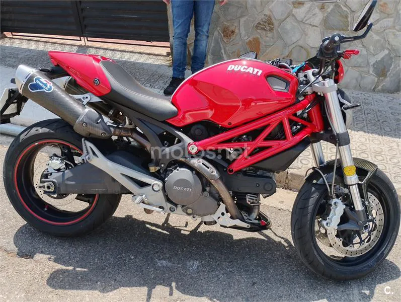 Ducati Monster 696 - Vista 4