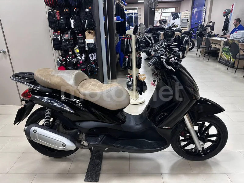 Piaggio Beverly 250 1400 € 2009 Almería - 1