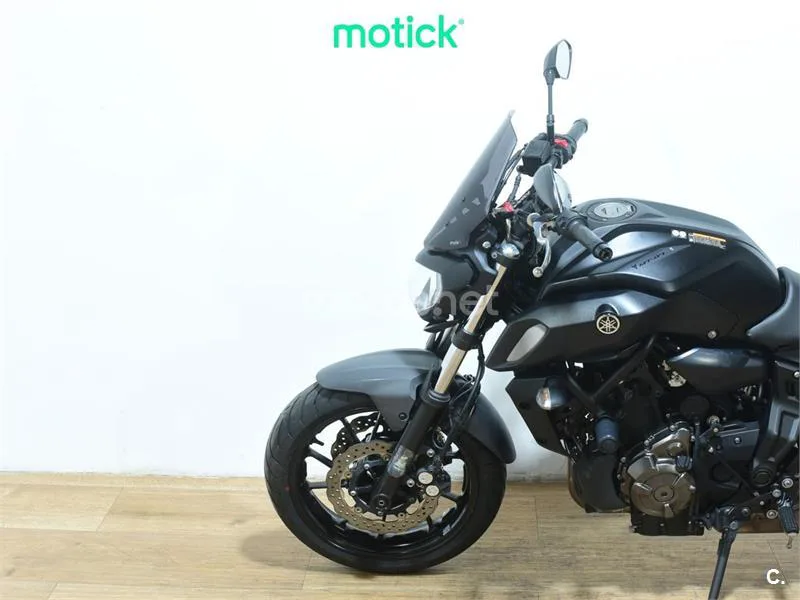 Yamaha MT-07 - Vista 8