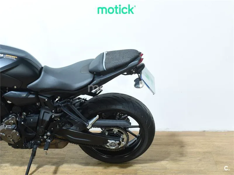 Yamaha MT-07 - Vista 9