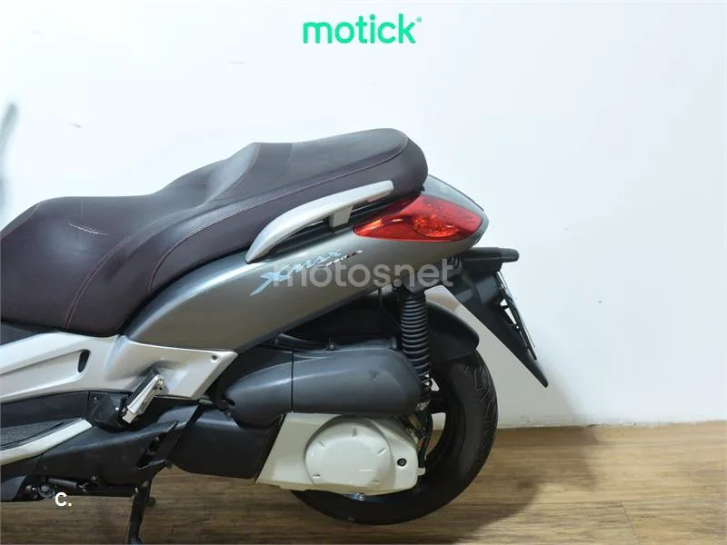 Yamaha XMAX 250 - Vista 9