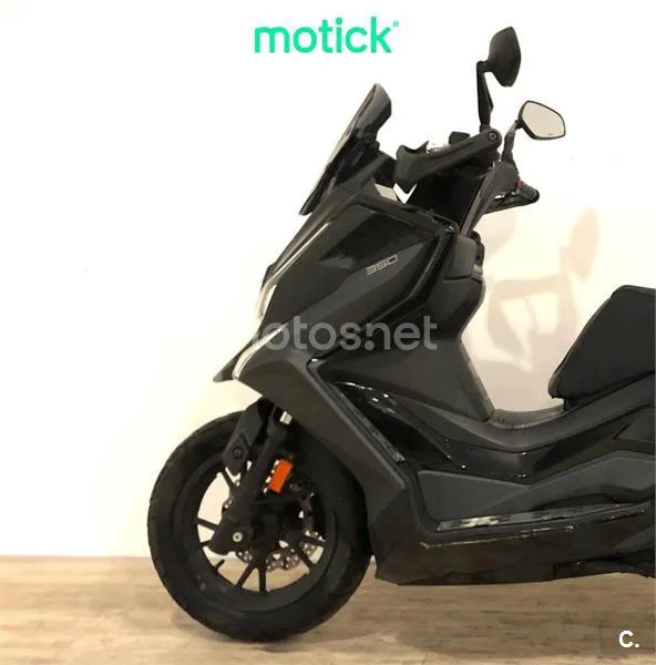 Kymco DTX 350 - Vista 7