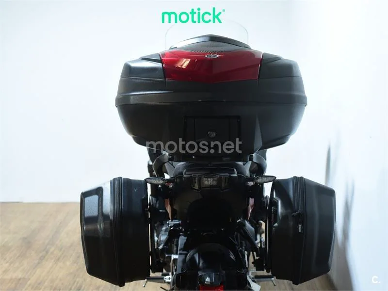 Yamaha Niken - Vista 6