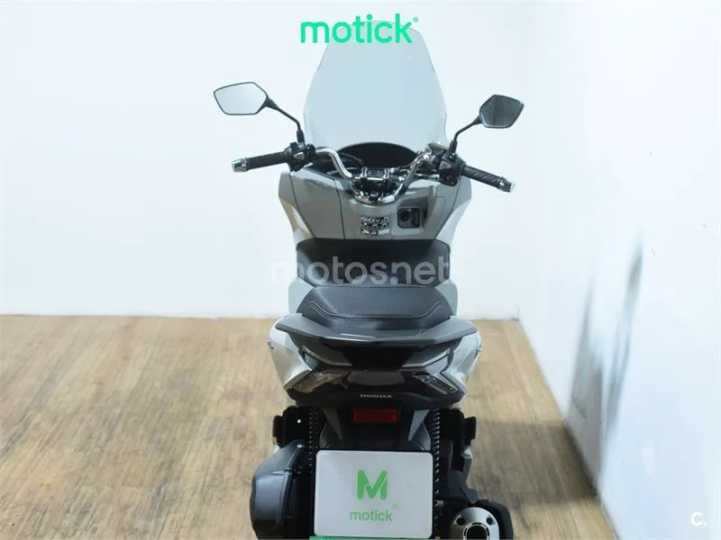 Honda PCX125 - Vista 6