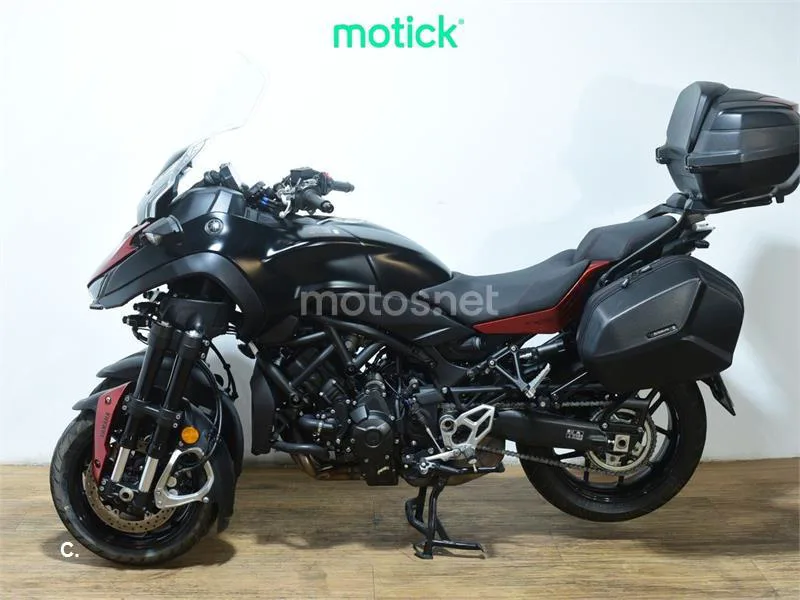 Yamaha Niken - Vista 7