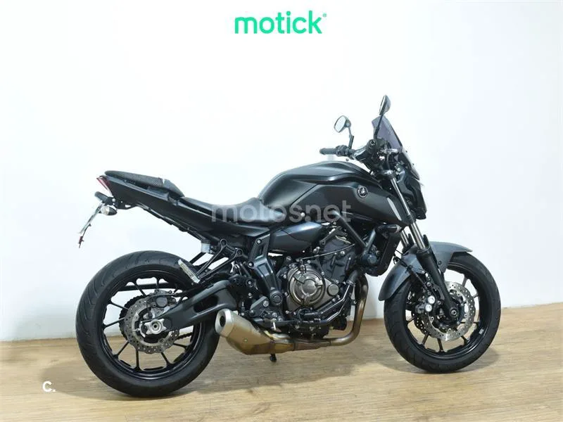 Yamaha MT-07 - Vista 10