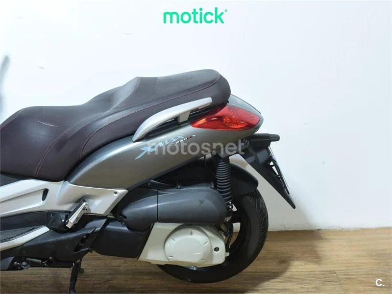 Yamaha XMAX 250 - Vista 9