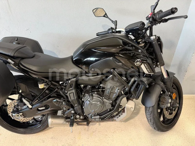 Yamaha MT-07 - Vista 10
