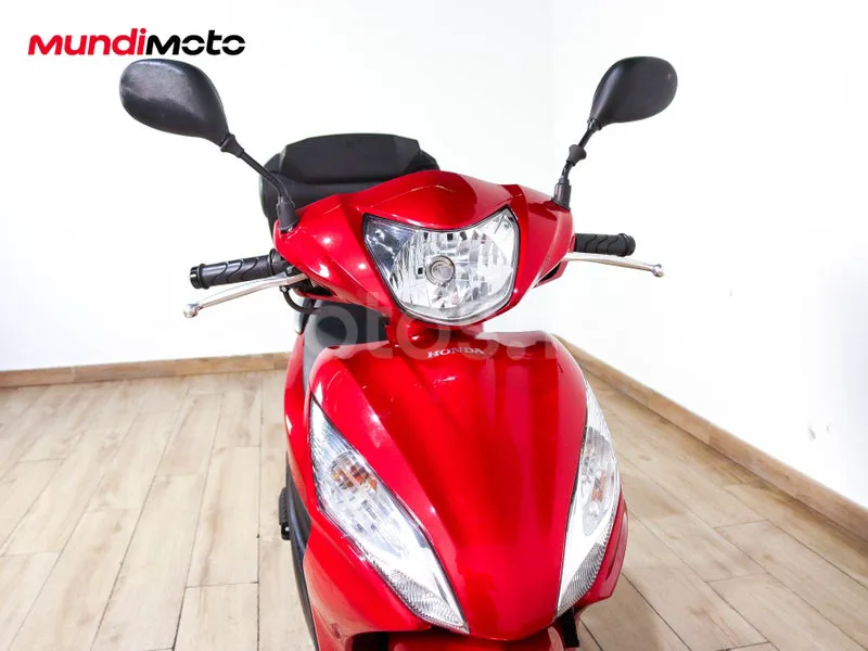 Honda Vision 110 - Vista 5