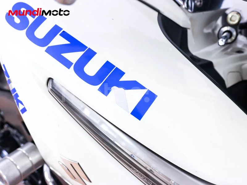 Suzuki B-King - Vista 19