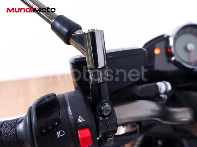 Suzuki B-King - Vista 23