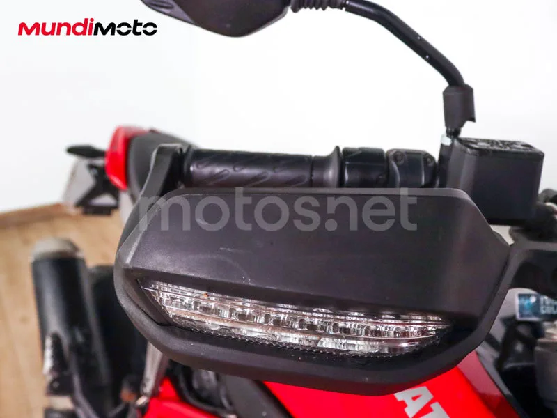 Ducati Hypermotard 939 - Vista 14