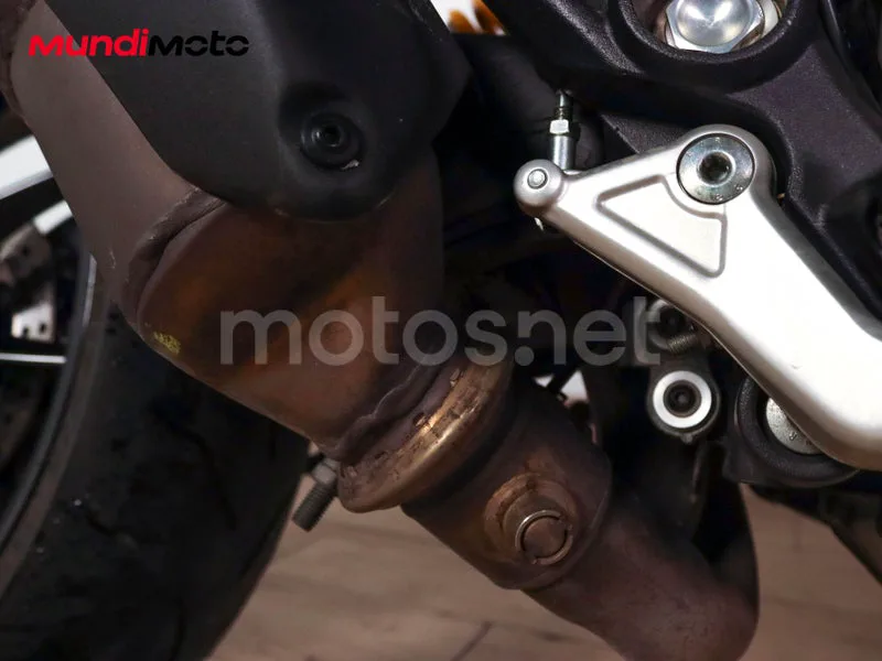 Ducati Hypermotard 939 - Vista 17