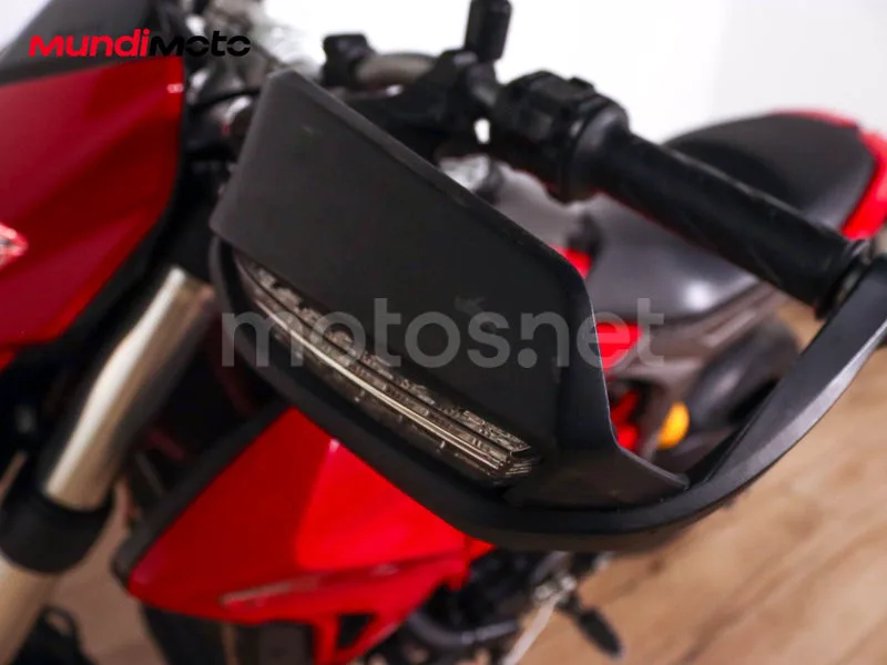 Ducati Hypermotard 939 - Vista 23