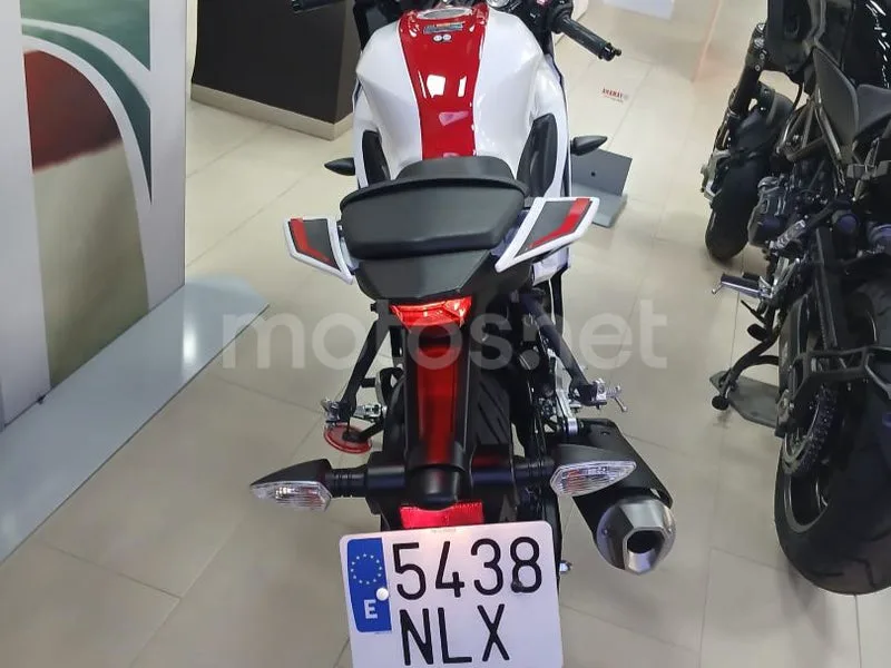 Yamaha YZF-R125 - Vista 6