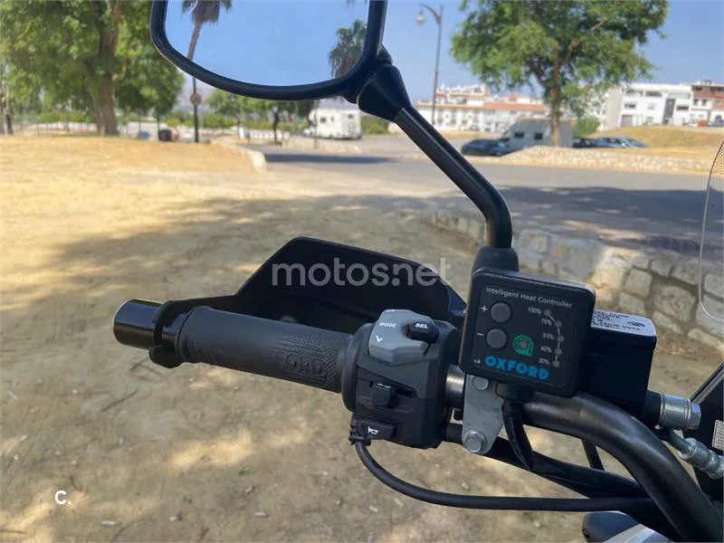 Suzuki V-Strom 1000 - Vista 10