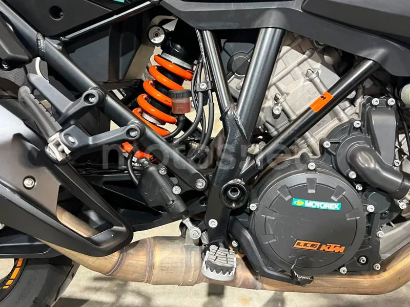 KTM 1090 Adventure - Vista 9