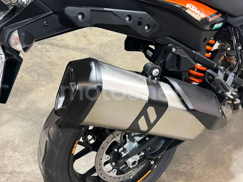 KTM 1090 Adventure - Vista 10
