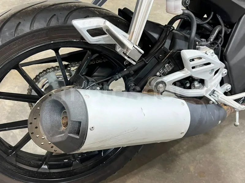 Yamaha YZF-R125 - Vista 11