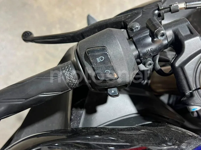 Yamaha YZF-R125 - Vista 6