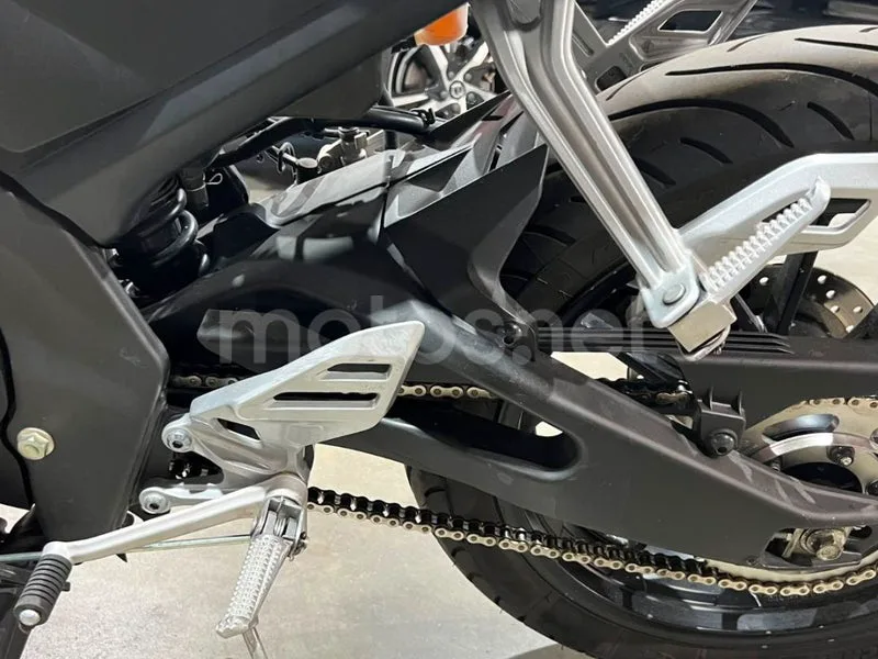 Yamaha YZF-R125 - Vista 9
