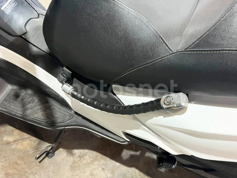 Kymco Grand Dink 300 - Vista 9