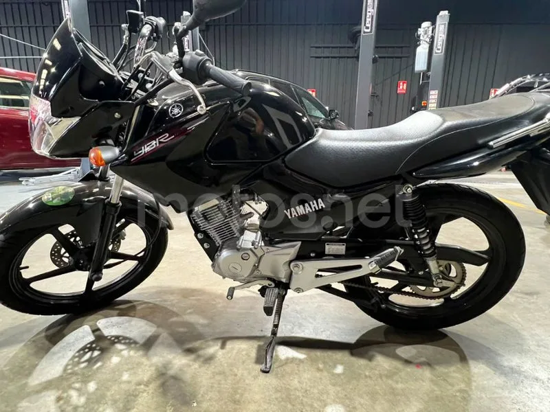 Yamaha YBR125 - Vista 3