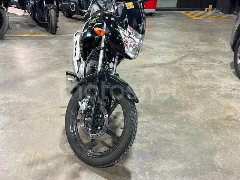 Yamaha YBR125 - Vista 4