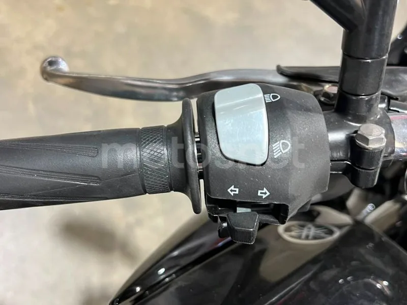 Yamaha YBR125 - Vista 6