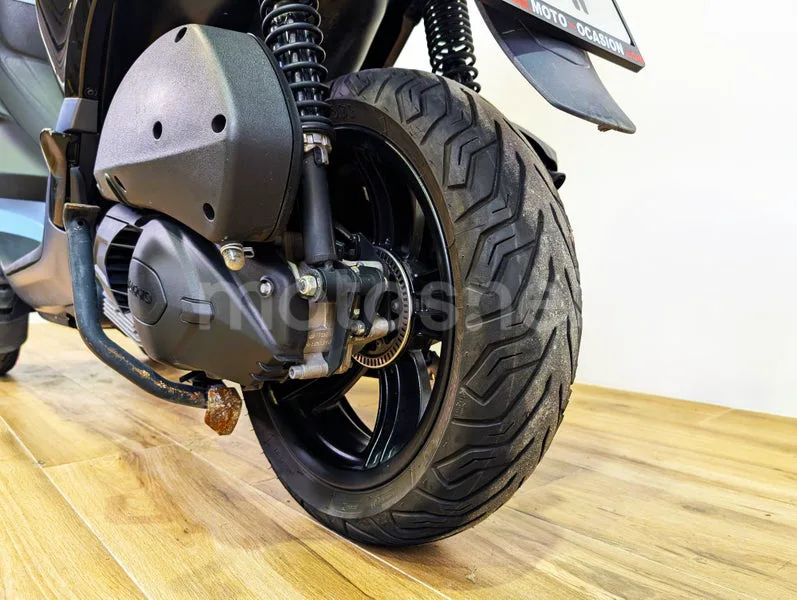 Piaggio MP3 - Vista 10