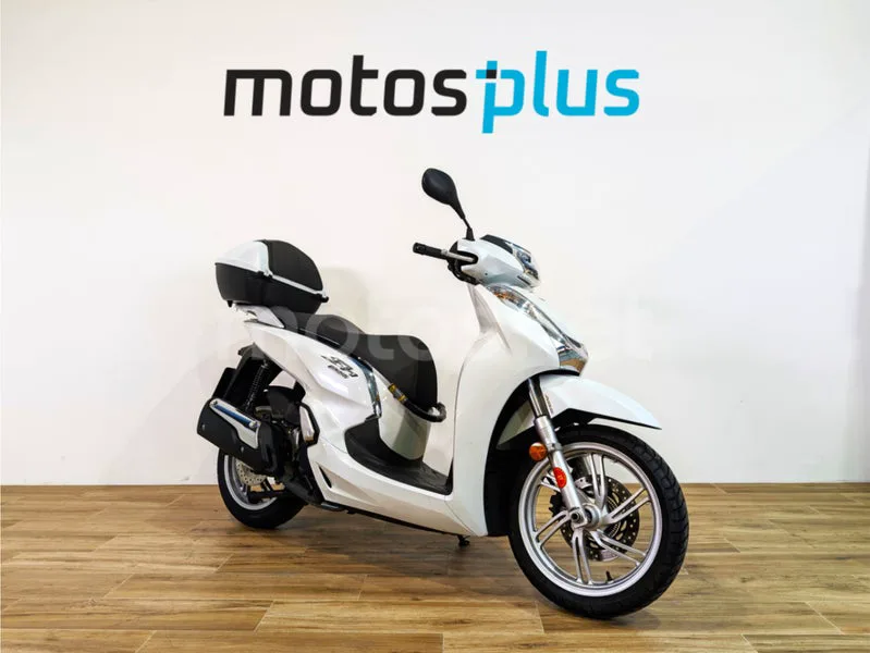 Honda SH300i 3390 € 2017 Barcelona - 1