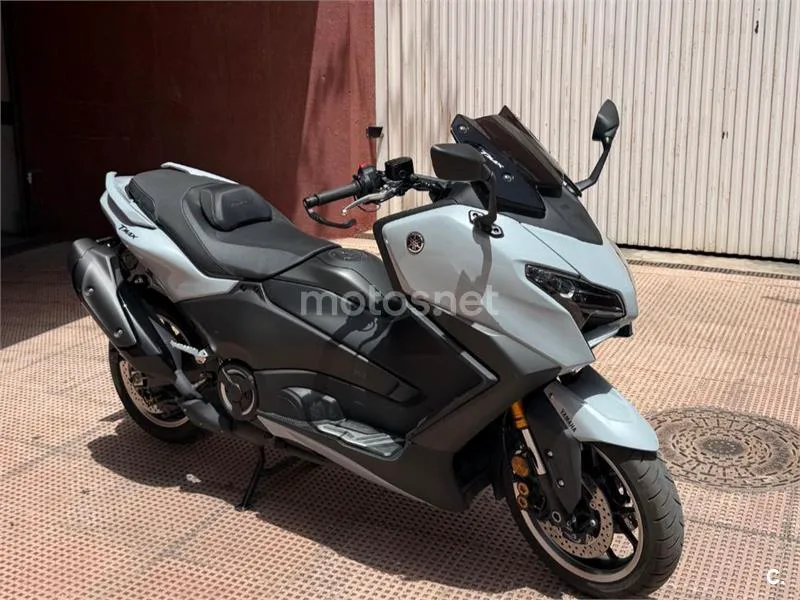 Yamaha TMAX - Vista 6