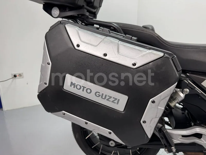 Moto Guzzi V85 TT - Vista 11