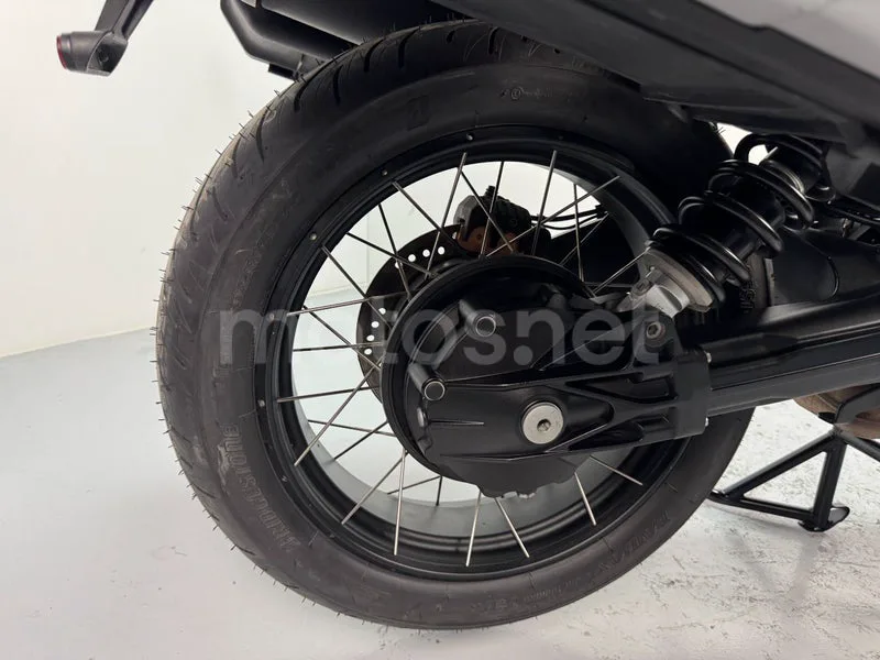 Moto Guzzi V85 TT - Vista 12