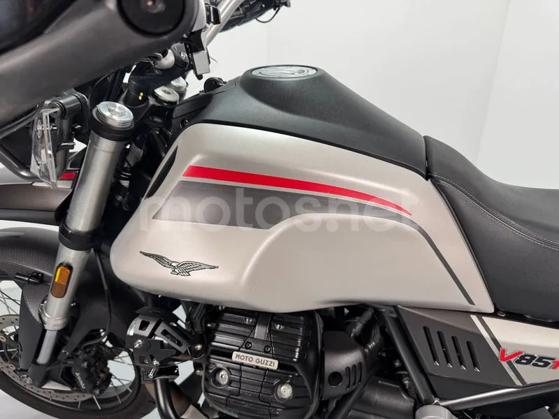 Moto Guzzi V85 TT - Vista 18