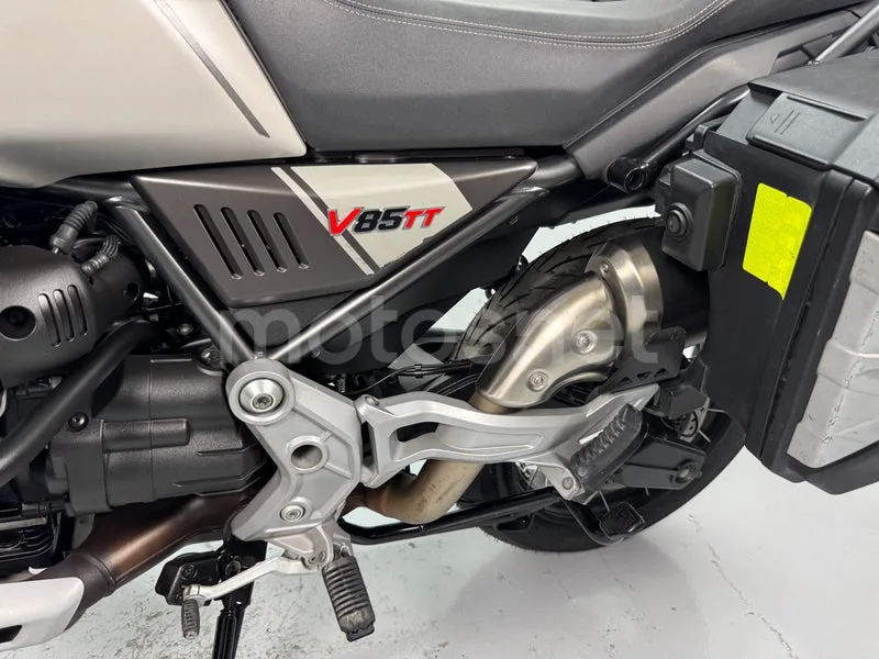 Moto Guzzi V85 TT - Vista 20