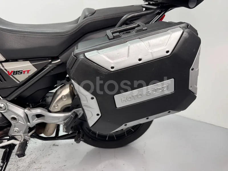 Moto Guzzi V85 TT - Vista 22