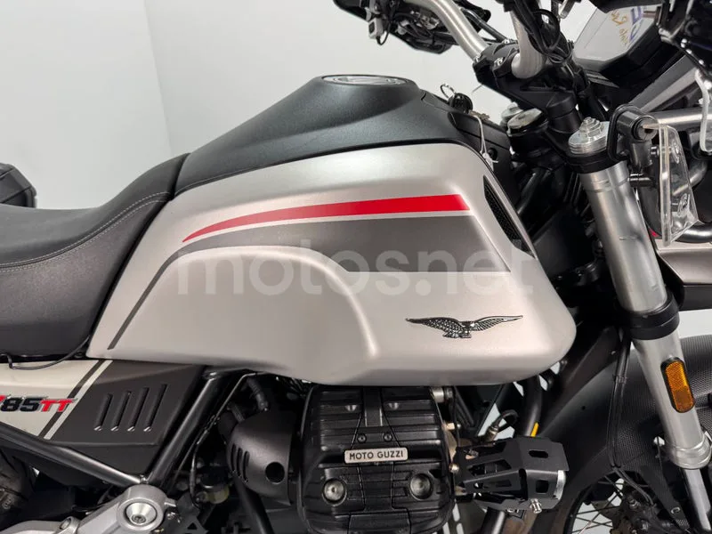 Moto Guzzi V85 TT - Vista 4