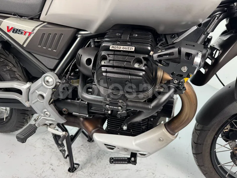 Moto Guzzi V85 TT - Vista 5