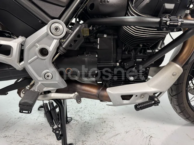 Moto Guzzi V85 TT - Vista 8