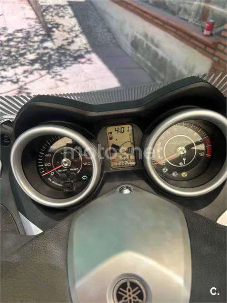 Yamaha XMAX 125 - Vista 4