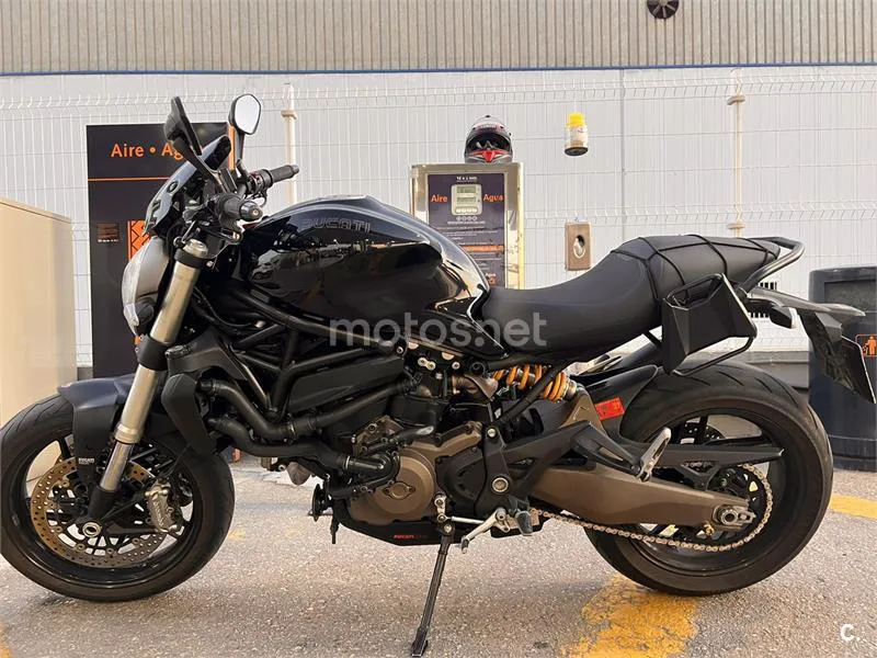 Ducati Monster 821 - Vista 3