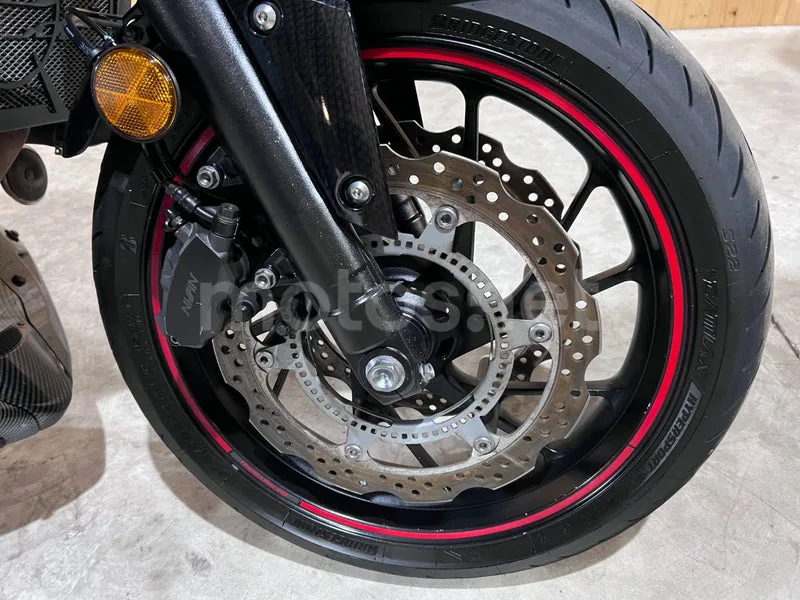 Honda CB650F - Vista 14